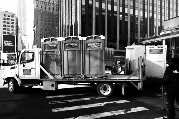 Best Best portable toilet rental  in Farngton Hills, MI